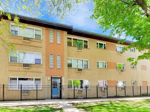 6828 N Greenview Ave #2S, Chicago, IL 60626