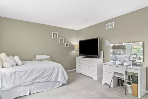 Bedroom - 2030 Lucca Ct, Elgin, IL 60123 photo 4 of 5