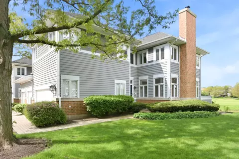 9 Brassie Ct, Woodridge, IL 60517