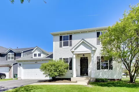 615 Paris Ave, Oswego, IL 60543