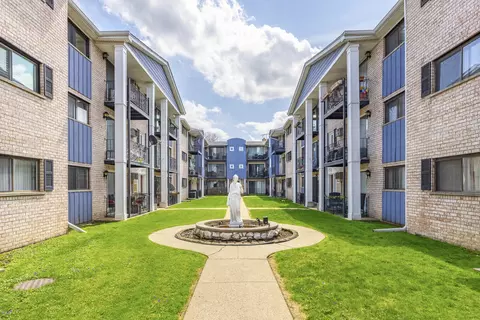 8519 W Catherine Ave #279, Chicago, IL 60656