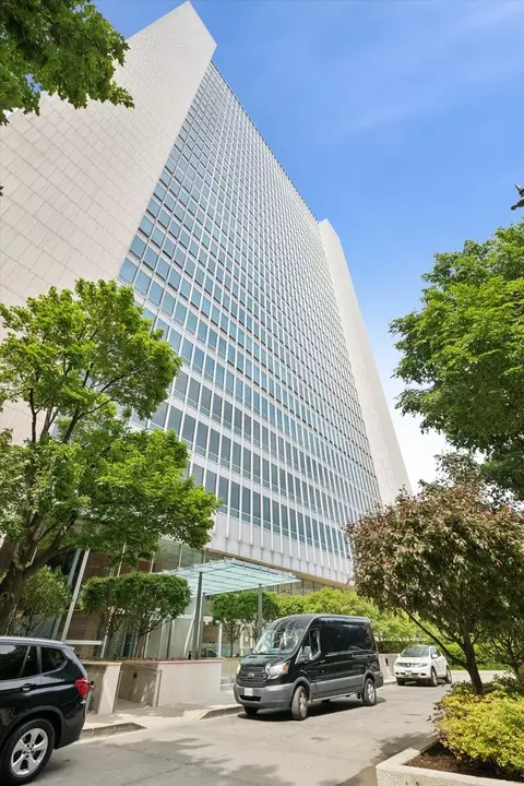 500 W Superior St #1602, Chicago, IL 60654