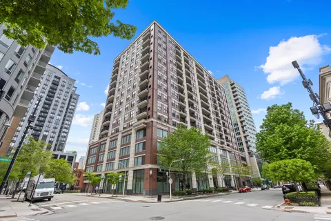 451 W Huron St #1308, Chicago, IL 60654