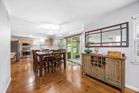 Dining - 2632 Switch Grass Rd, Morris, IL 60450 photo 3 of 4