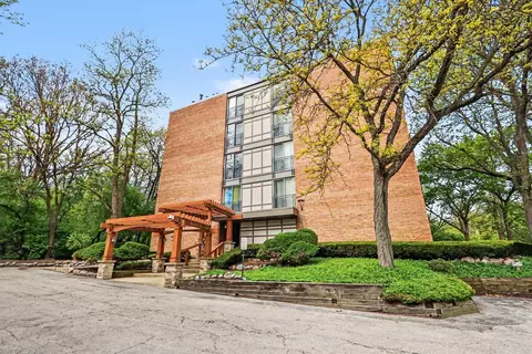5810 Oakwood Dr #5C, Lisle, IL 60532