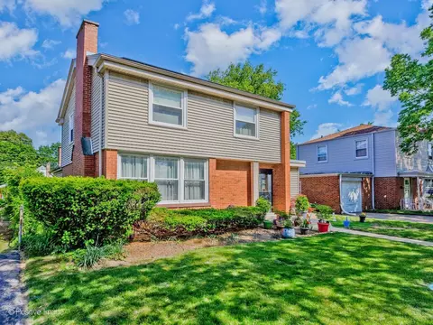 8517 N Crawford Ave, Skokie, IL 60076