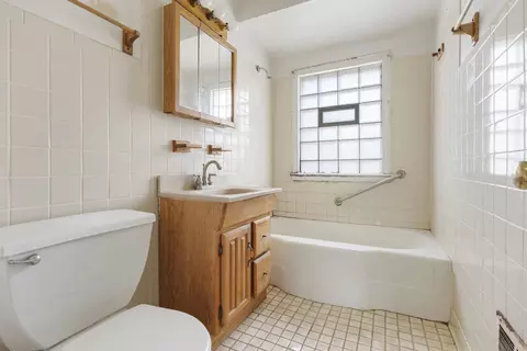 Bath - 2556 E 97th Pl, Chicago, IL 60617 photo 1 of 1