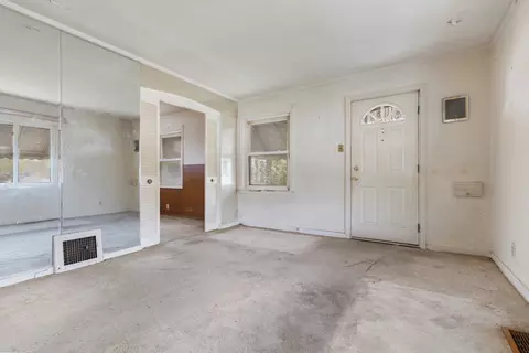 Living - 2556 E 97th Pl, Chicago, IL 60617 photo 1 of 3