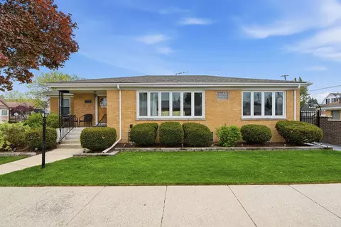 7235 W Barry Ave, Chicago, IL 60707