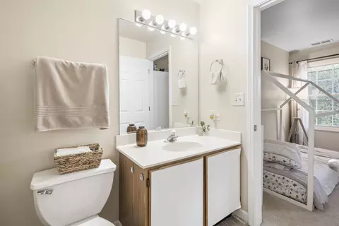 Bath - 4104 Rivertowne Dr, Plainfield, IL 60586 photo 2 of 2