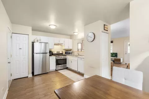 Kitchen - 4104 Rivertowne Dr, Plainfield, IL 60586 photo 3 of 3