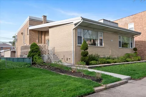 2732 W Estes Ave, Chicago, IL 60645