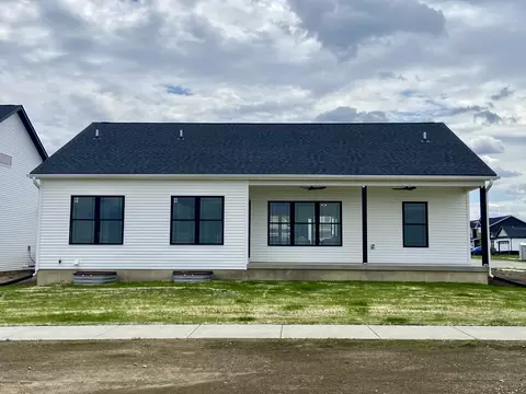 Exterior - 3914 Jade Dr, Champaign, IL 61822 photo 7 of 9