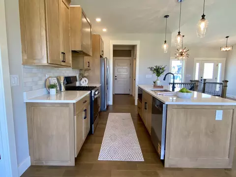 Kitchen - 3914 Jade Dr, Champaign, IL 61822 photo 6 of 8