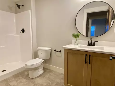 Bath - 3914 Jade Dr, Champaign, IL 61822 photo 3 of 3