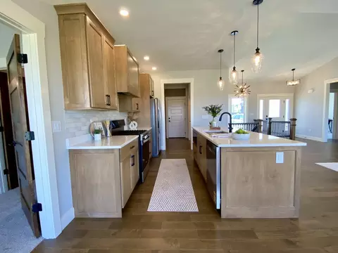 Kitchen - 3914 Jade Dr, Champaign, IL 61822 photo 5 of 8
