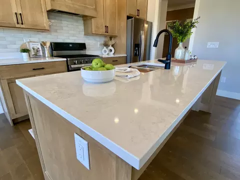 Kitchen - 3914 Jade Dr, Champaign, IL 61822 photo 4 of 8