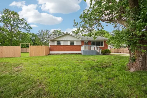 18120 W Big Oaks Rd, Grayslake, IL 60030