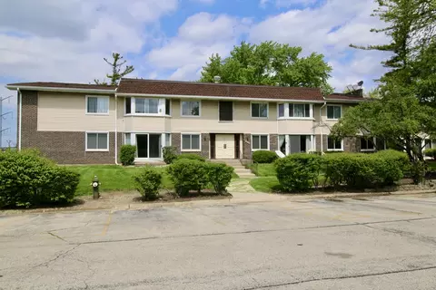 3012 Roberts Dr #5, Woodridge, IL 60517