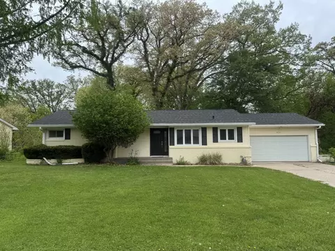 571 26th Avenue Ct, East Moline, IL 61244
