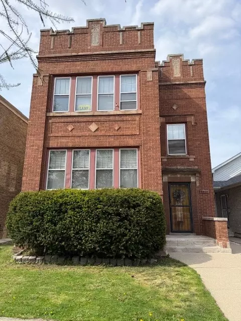 5428 W Cornelia Ave, Chicago, IL 60641