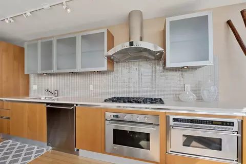 Kitchen - 340 E Randolph St #2801, Chicago, IL 60601 photo 2 of 2