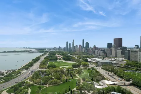 View/Area - 340 E Randolph St #2801, Chicago, IL 60601 photo 2 of 7