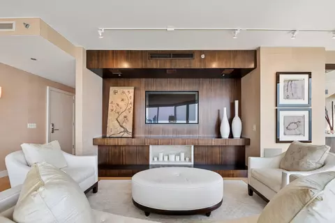 Living - 340 E Randolph St #2801, Chicago, IL 60601 photo 2 of 9