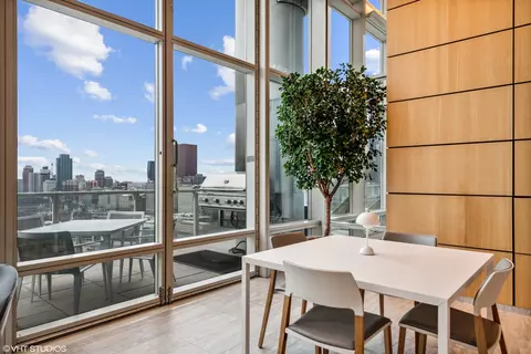 Dining - 340 E Randolph St #2801, Chicago, IL 60601 photo 4 of 6