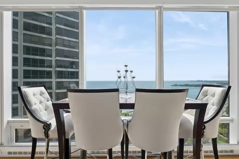 Dining - 340 E Randolph St #2801, Chicago, IL 60601 photo 2 of 6