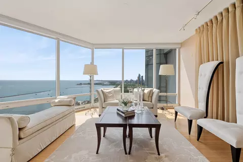 Living - 340 E Randolph St #2801, Chicago, IL 60601 photo 6 of 9