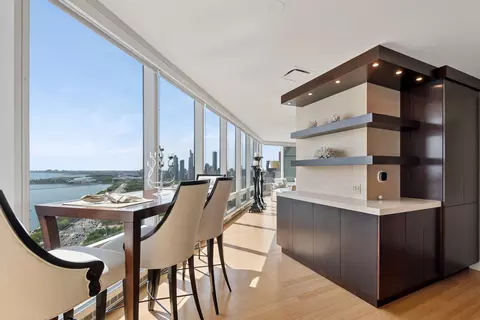 Dining - 340 E Randolph St #2801, Chicago, IL 60601 photo 1 of 6