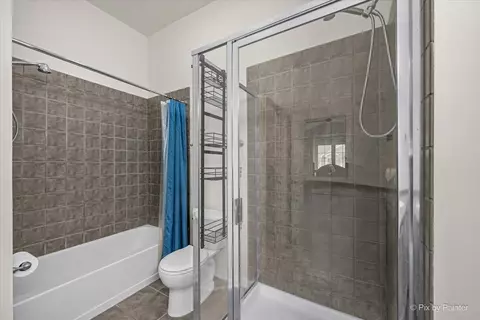 Bath - 3822 Ashley Ct, Rolling Meadows, IL 60008 photo 4 of 5