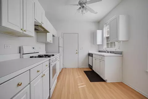 Kitchen - 1343 Providence Cir, Elgin, IL 60120 photo 1 of 2