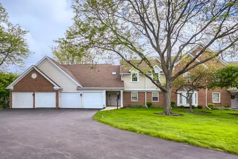 41 Ashburn Ct #X2, Schaumburg, IL 60193
