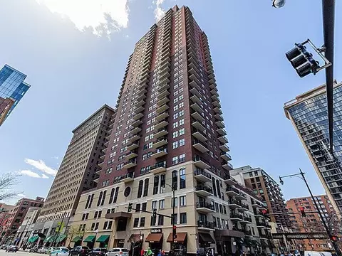 41 E 8th St #P-129, Chicago, IL 60605
