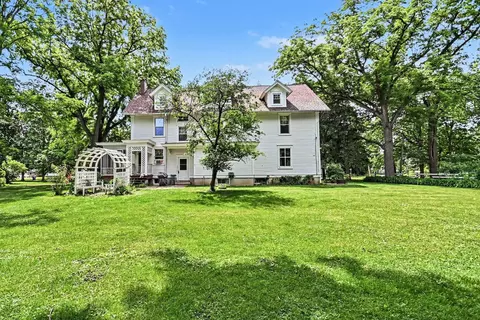 Exterior - 401 E Prairie St, Odell, IL 60460 photo 9 of 18