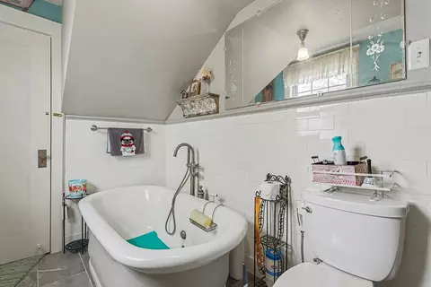Bath - 401 E Prairie St, Odell, IL 60460 photo 3 of 4