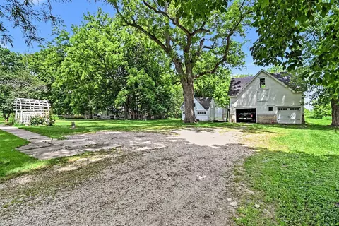 Exterior - 401 E Prairie St, Odell, IL 60460 photo 6 of 18