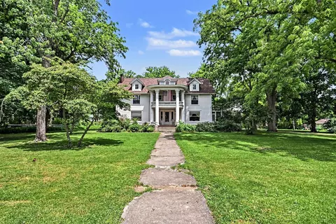 Exterior - 401 E Prairie St, Odell, IL 60460 photo 2 of 18