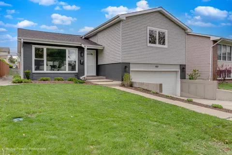 959 S Fern Ave, Elmhurst, IL 60126