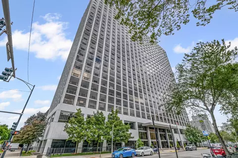 4343 N Clarendon Ave #2313, Chicago, IL 60613