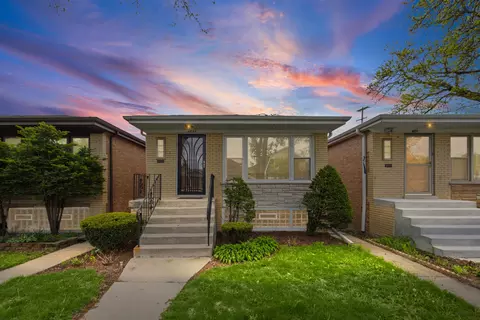 4855 W Gunnison St, Chicago, IL 60630