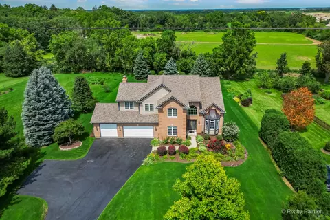 7400 Burning Tree Dr, Mchenry, IL 60050