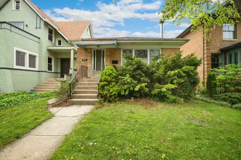 4454 N Richmond St, Chicago, IL 60625
