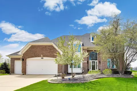 1 N644 Woodhall Ct, Winfield, IL 60190