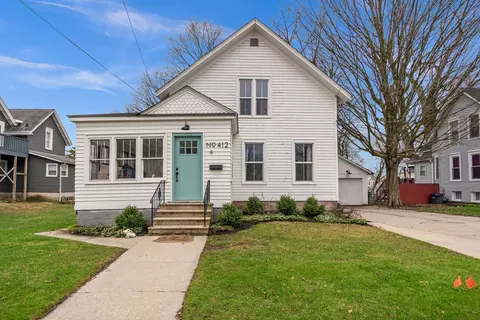 412 W High St, Sycamore, IL 60178