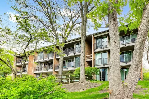 1501 Fairway Dr #1F, Lisle, IL 60532