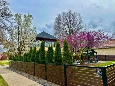 Exterior - 478 Kent Rd, Riverside, IL 60546 photo 9 of 20