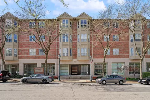 57 E Hattendorf Ave #407, Roselle, IL 60172